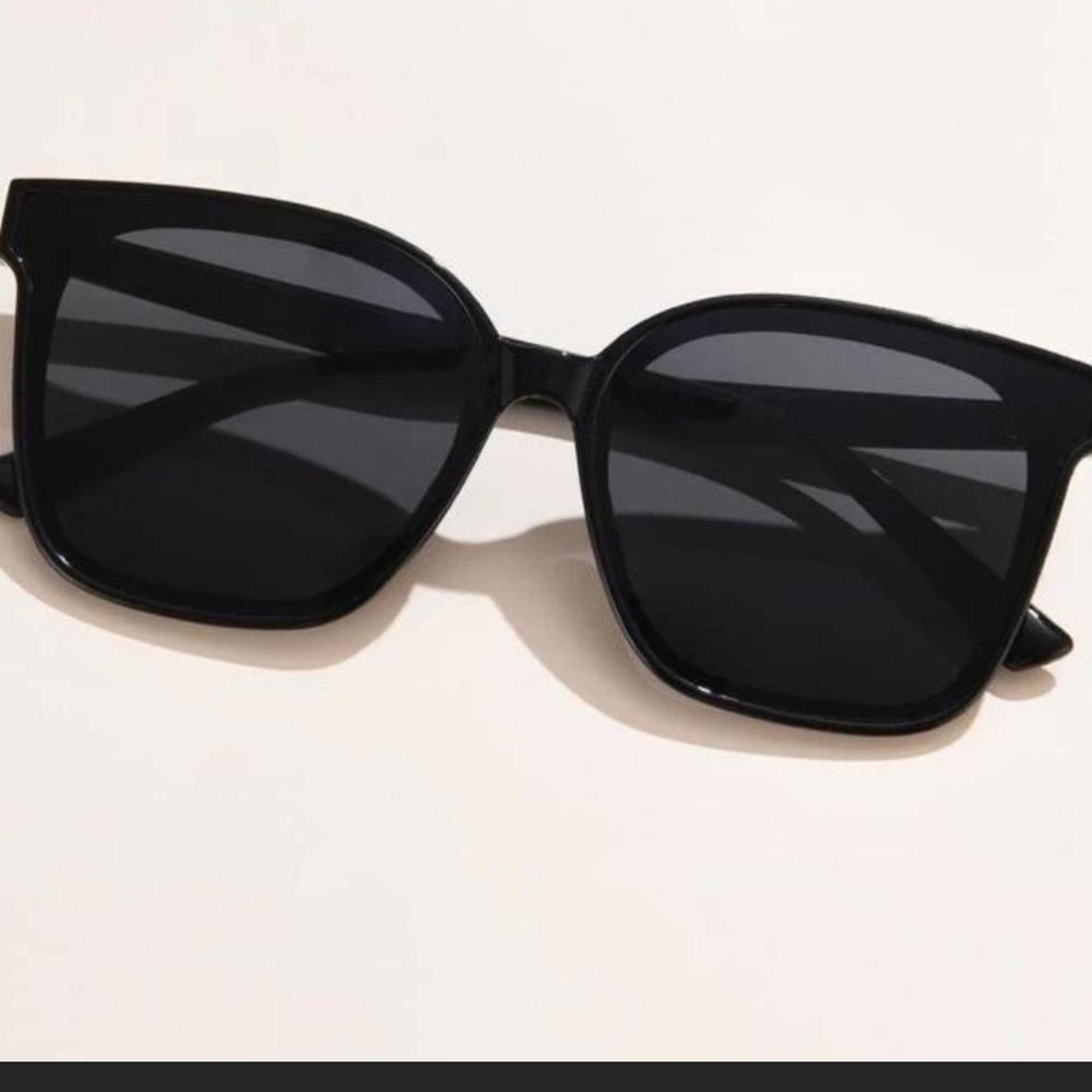 Tahari and SHEIN Stylish Black and Brown Sunglasses Set - 3 Pair - Picture 6 of 7